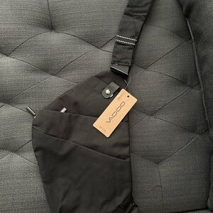 NWT! Vadoo Black cross body bag